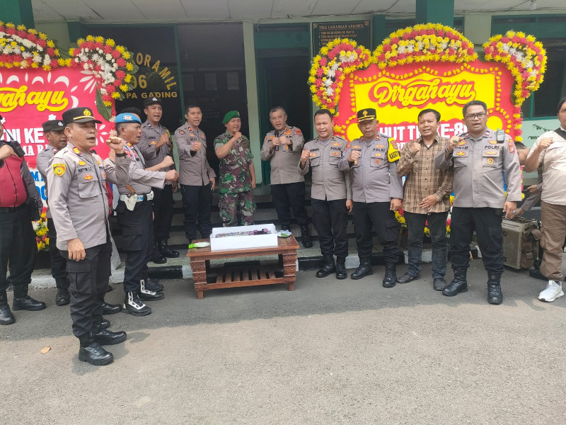 Sinergi Tanpa Batas, Polres Metro Jakarta Utara dan Polsek Kelapa Gading Rayakan HUT TNI Ke 80 dengan Surprise Party di Koramil 06 Kelapa Gading