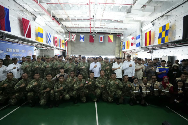 Panglima TNI Bersama Menko Polkam Lepas Satgas Terpadu Port Visit 2026