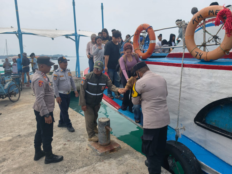 Polres Kepulauan Seribu Perkuat Pengamanan Dermaga Antisipasi Lonjakan Wisatawan Libur Panjang
