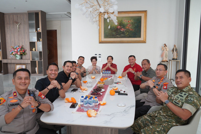 Kapolres Metro Jakarta Utara dan Forkopimko Jakarta Utara Kunjungi Warga Ancol dalam Perayaan Imlek 2026