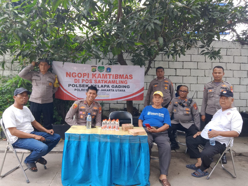 Polsek Kelapa Gading Gelar Ngopi Kamtibmas Bersama Warga RW 04 Pegangsaan Dua