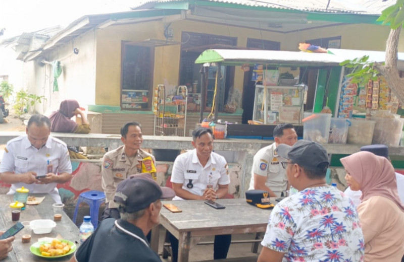 Bhabinkamtibmas Pulau Panggang Sambang Warga Lewat Jakarta On The Spot, Sosialisasikan Layanan Polri 110