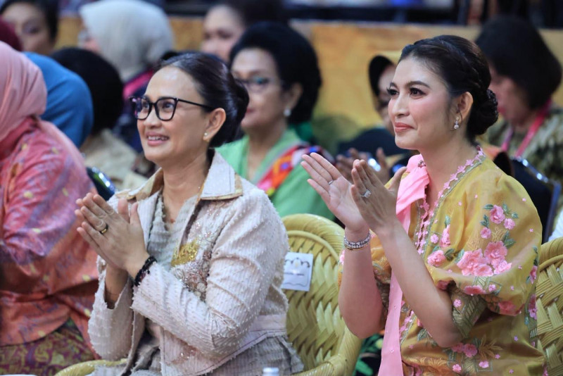 Ketua Umum Seruni Kabinet Merah Putih Selvi Gibran Buka Bazar Kreasi Bhayangkari Nusantara 2026, Dorong UMKM Naik Kelas