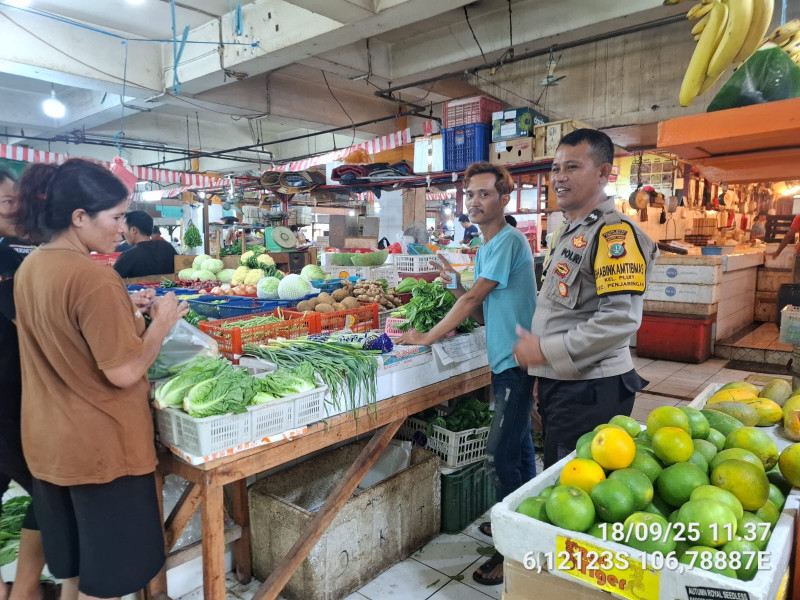 Polsek Metro Penjaringan Gelar Donor to Door System Sambang Warga di Pasar Pluit, Tegaskan Komitmen Jaga Jakarta+ dan Jaga Kamtibmas