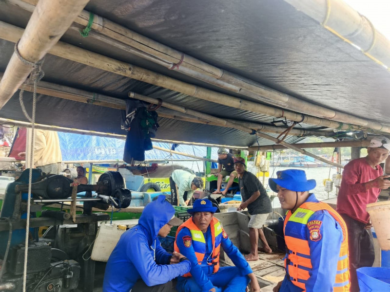 Jakarta On The Spot, Satpolairud Polres Kepulauan Seribu Sosialisasikan Layanan Polisi 110 dan Ajak Nelayan Tolak Alat Tangkap Terlarang