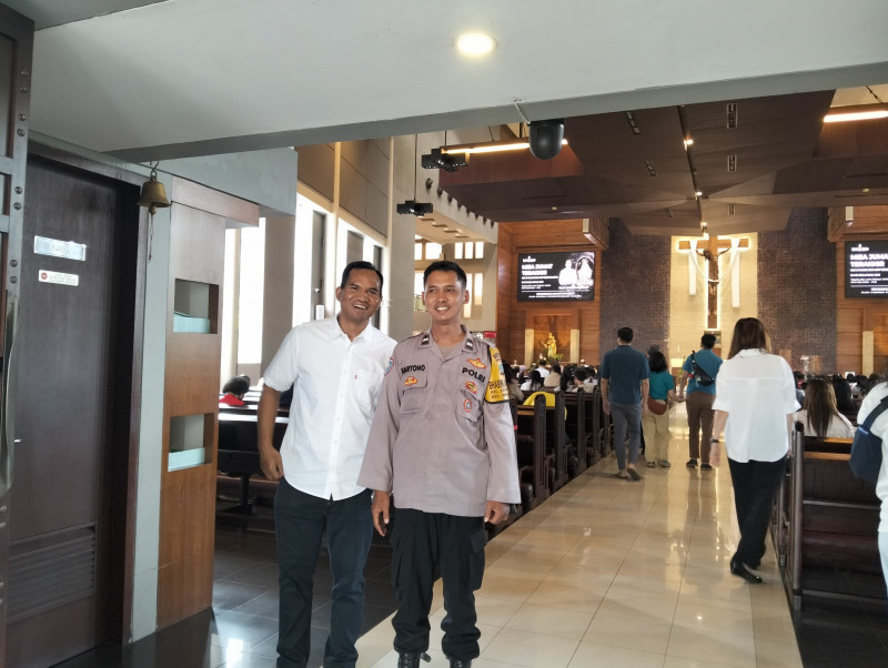 Polsek Metro Penjaringan Perketat Pengamanan Ibadah Kenaikan Yesus Kristus, Ribuan Jemaat Beribadah Khidmat dan Aman