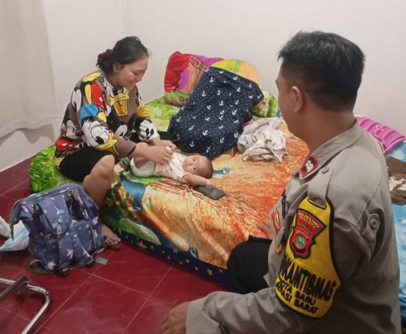 Pastikan Keamanan Anak, Bhabinkamtibmas Polsek Bekasi Barat Sambangi Daycare di Kotabaru