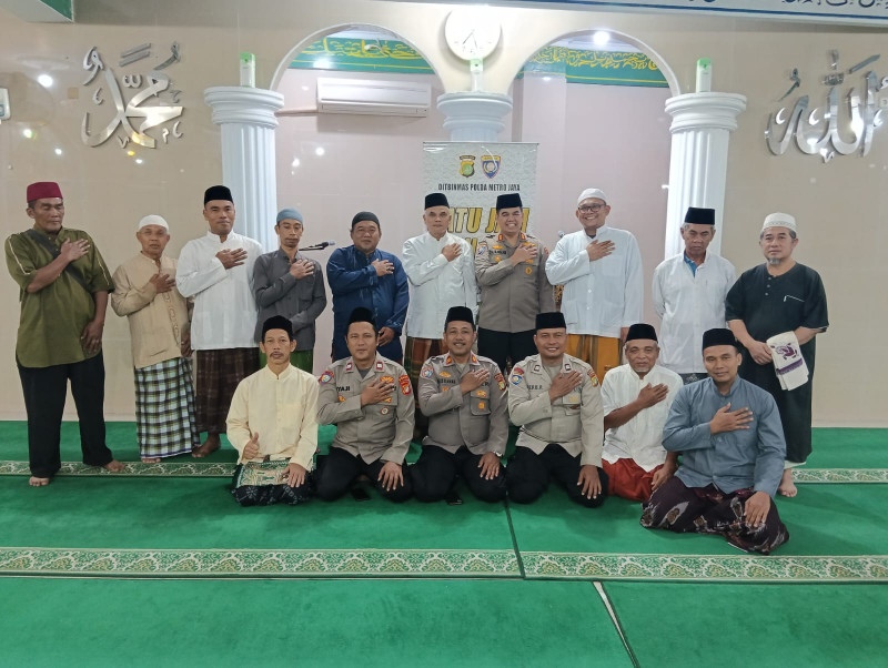 Polda Metro Jaya Gelar Program Satu Jam Mengaji di Masjid Al Ikhsan Jakarta Timur