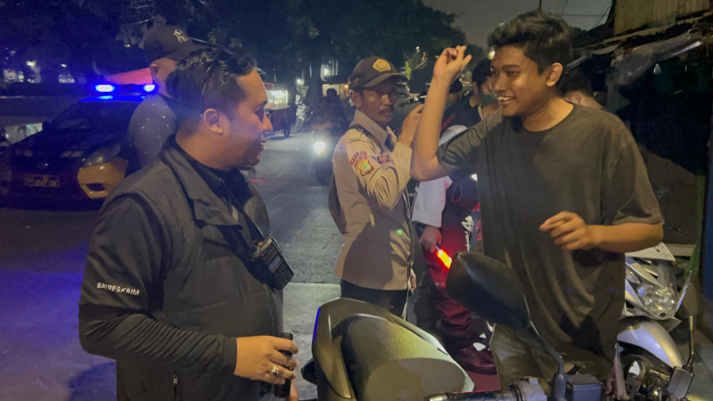 Jaga Jakarta dan Jaga Lingkungan, Polsek Koja Gelar Patroli Skala Besar Bersama Tiga Pilar