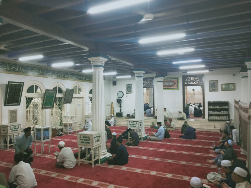 Perkuat Ukhuwah Islamiyah, Ratusan Jamaah Hadiri Kliwonan di Keramat Luar Batang