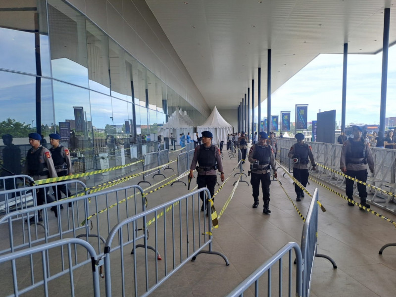 Brimob Polda Metro Jaya Laksanakan Sterilisasi, Hadirkan Rasa Aman di Konser Hillsong London