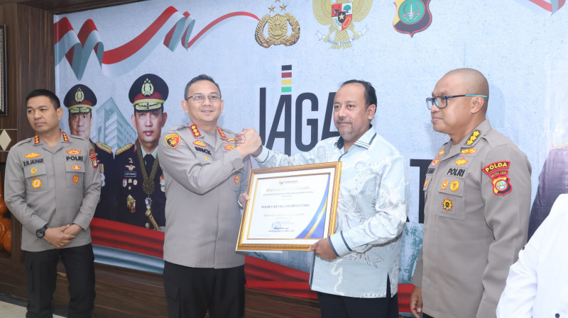 Kapolres Metro Jakut Terima Penghargaan Ombudsman RI, Raih Predikat 