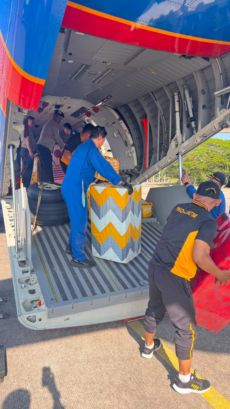 Polri Kembali Salurkan Bantuan Kemanusiaan bagi Warga Terdampak Gempa NTT