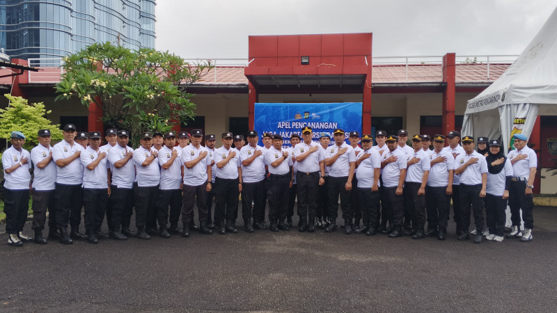 Polsek Metro Penjaringan Gaungkan “Jaga Jakarta Bersih dan Asri”, Kapolsek Ajak Personel Jadi Pelopor Lingkungan Sehat
