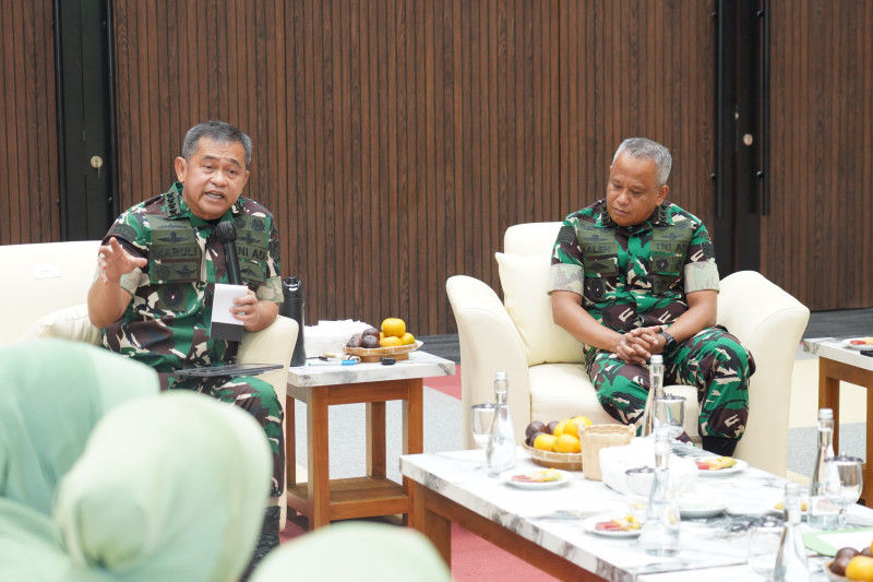 Jelang HUT ke-80 Persit KCK, Kasad Terima Ketum Persit dan Para Kader Berprestasi