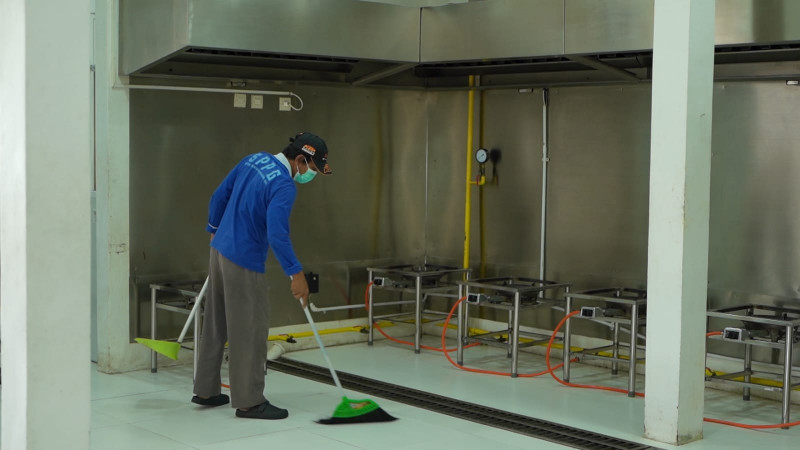 Di Balik Dapur MBG, Perjuangan Agus Menghidupi Keluarga dan Melunasi Utang