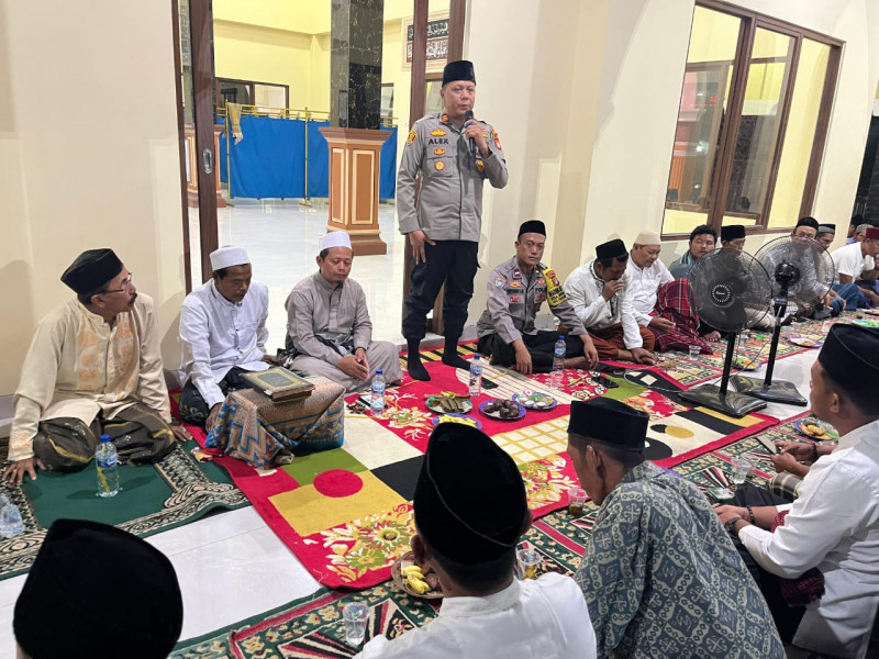 Kapolsek Cabangbungin Hadiri Pengajian Bulanan di Masjid Jamie Nurul Huda Sindangjaya