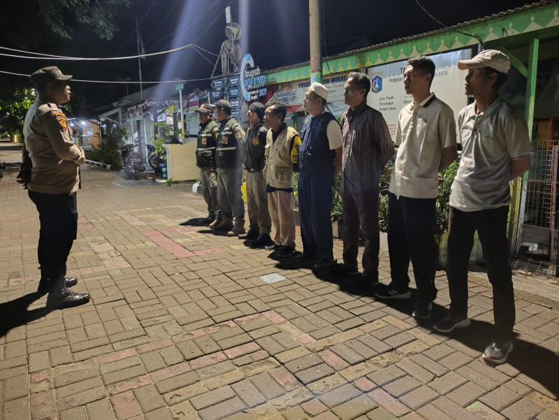 Patroli Malam Ramadhan Gabungan, Polsek Kepulauan Seribu Selatan Bersama TNI dan Satpol PP Perkuat Siskamling Cegah Guantibmas