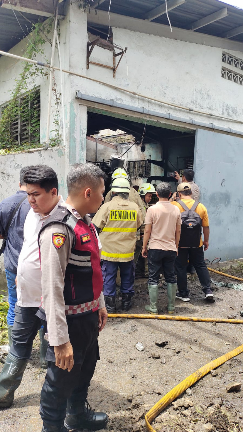 Kebakaran Terjadi di Kapuk Kamal, Kapolsek Metro Penjaringan Pastikan Situasi Aman dan Kondusif