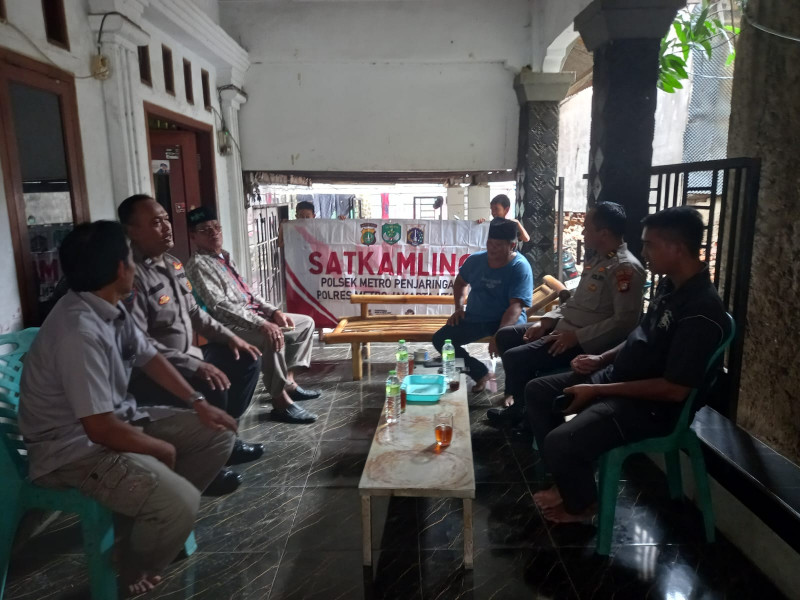 Polsek Metro Penjaringan Gelar Giat Satkamling dalam Program Jaga Jakarta dan Jaga Warga