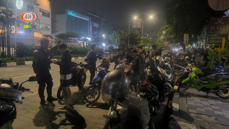 Brimob Polda Metro Jaya Bersama Satgas Anti Tawuran Gagalkan Balap Liar di Jakarta Timur