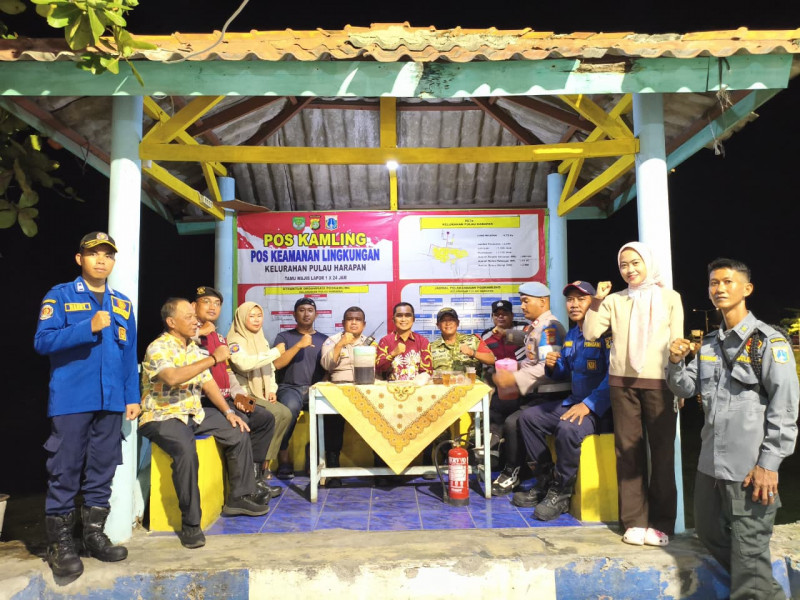 Sinergi 4 Pilar, Polsek Kepulauan Seribu Utara Intensifkan Pos Kamling dan Sosialisasi Layanan 110 Jaga Kamtibmas