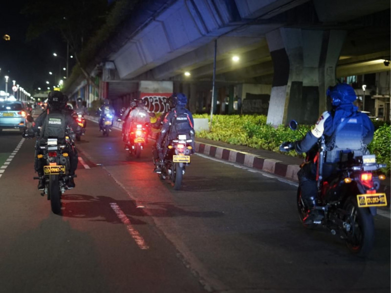 Patroli Brimob Polda Metro Jaya, Gagalkan Tawuran Pastikan Jakarta Aman dan Kondusif