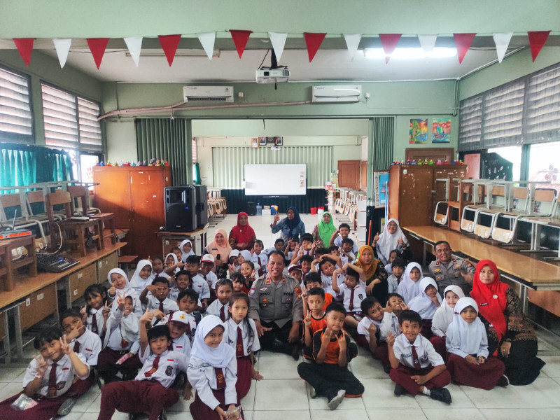 Sat Binmas Polres Metro Jakarta Utara Melaksanakan Kegiatan Polisi Sahabat Anak