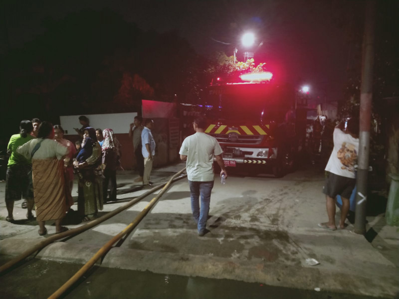 Gudang Oli dan Plastik di Kamal Muara Terbakar, 14 Unit Damkar Dikerahkan