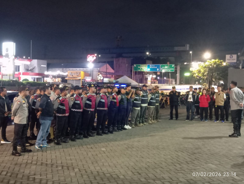 Jaga Jakarta Jaga Lingkungan: Polsek Metro Penjaringan Gelar Apel KRYD Antisipasi Tawuran dan Kejahatan Jalanan