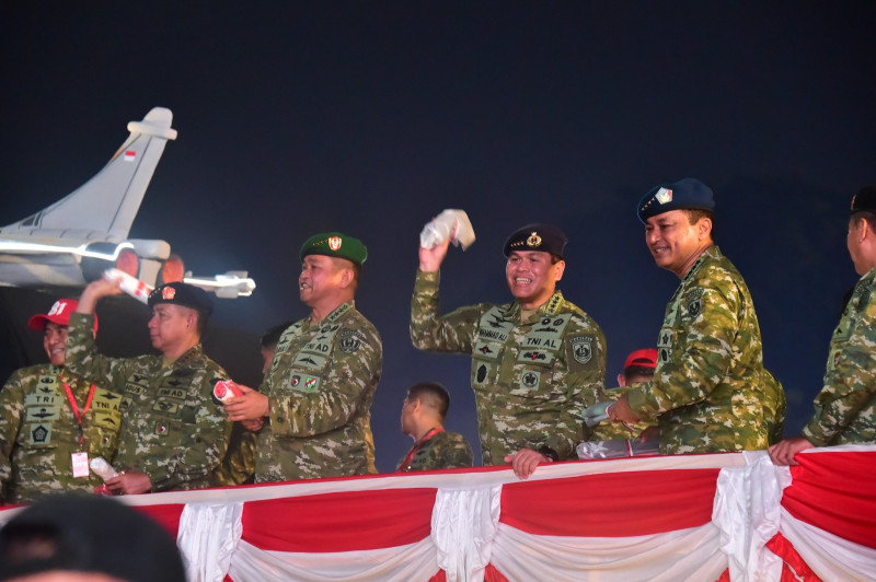 Panglima TNI Hadiri Karnaval Bersatu, Meriahkan Perayaan HUT ke-81 Kemerdekaan RI