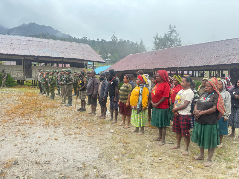 Momen Mengharukan, Tiga Eks OPM Cium Merah Putih dan Kembali ke NKRI