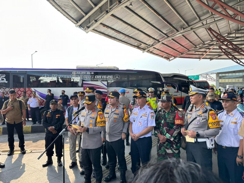 Kapolda Metro Jaya Cek Terminal Pulogebang, 6.812 Personel Disiagakan Amankan Lebaran