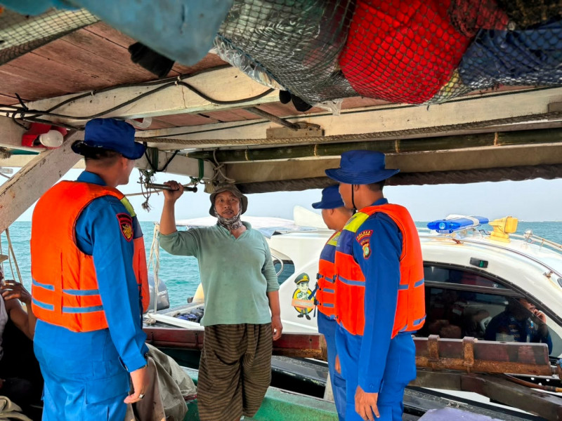 Jakarta On The Spot, Satpolairud Polres Kepulauan Seribu Sambangi Nelayan, Perkuat Kamtibmas dan Sosialisasikan Layanan Polisi 110
