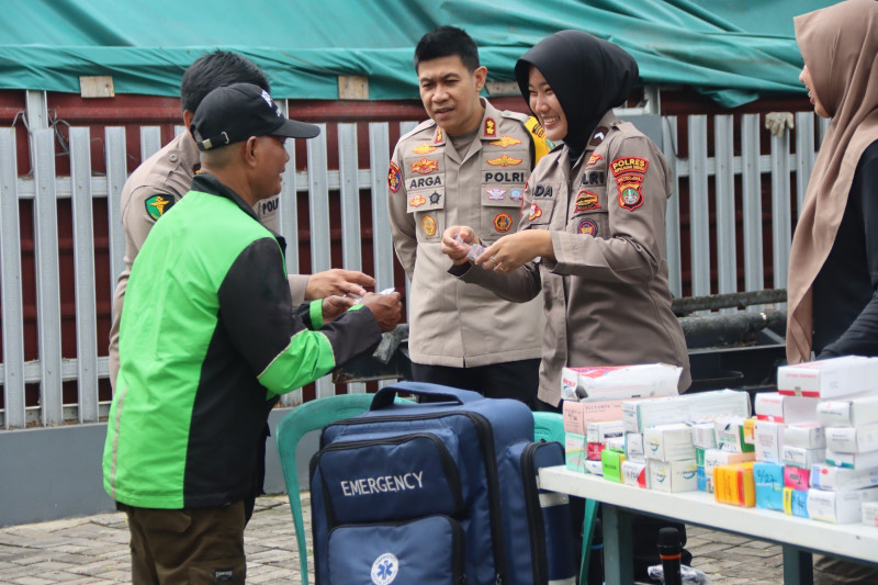 Polres Kepulauan Seribu Gelar Pemeriksaan Kesehatan Gratis Untuk Pengemudi Ojek online di Marina Ancol