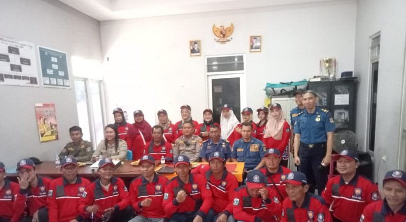 Polsek Pademangan dan Damkar Gelar Pelatihan Pemadaman Api Dukung Program Jaga Lingkungan di Kelurahan Ancol