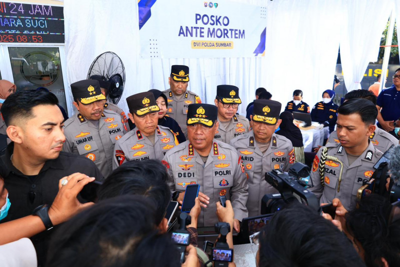 Wakapolri Tinjau Posko Antemortem DVI di Sumbar, Pastikan Proses Identifikasi Korban Berjalan Optimal