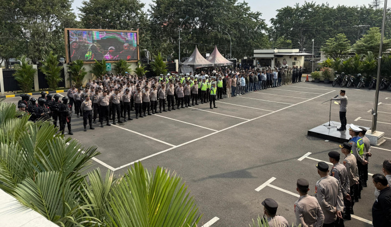 Polres Metro Bekasi Kota Gelar Apel Siaga dan Patroli Gabungan Jelang Laga Persib vs Persija, Pastikan Kamtibmas Kondusif Meski Hari Libur