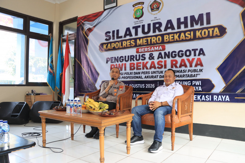 Kapolres Metro Bekasi Kota Kombes Pol Putu Kholis – PWI Bekasi Raya Perkuat Sinergi Kamtibmas, Informasi dan Sosial