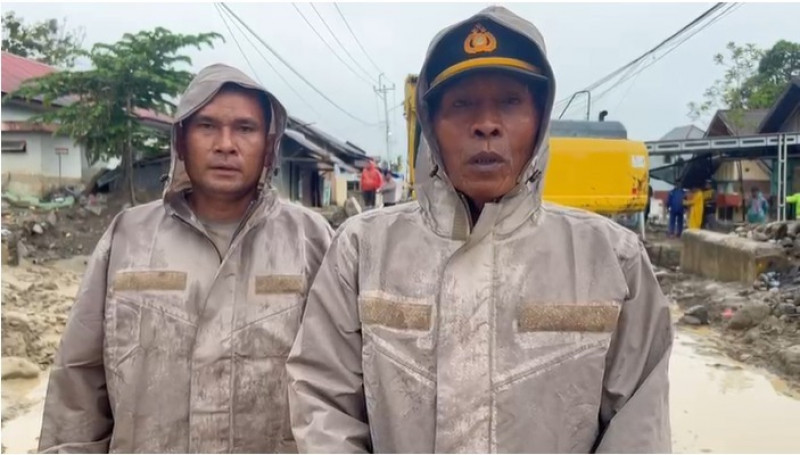 Hujan Lebat Picu Longsor di Agam Polsek Tanjung Raya Siaga di Lokasi Bencana