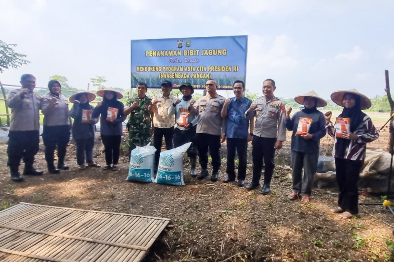 Dukung Program Asta Cita Presiden RI, Polres Metro Tangerang Kota Tanam Jagung Pipil di Batuceper