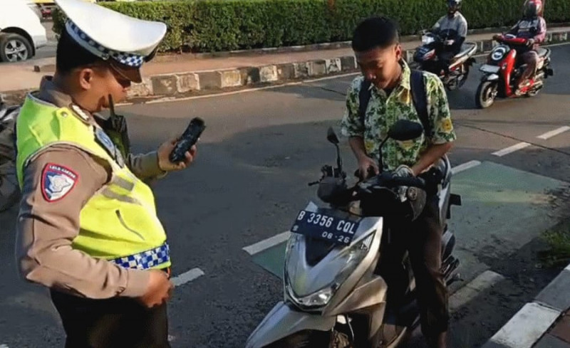 Tak Pakai Helm hingga Lawan Arus? Kini Langsung Tertangkap ETLE Handheld di Kota Tangerang