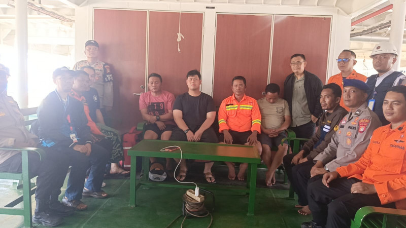 Respon Cepat SPKT Polres Kepulauan Seribu Berbuah Harapan, Enam Penumpang KM Zevolution 1 yang Hilang Kontak Ditemukan Selamat