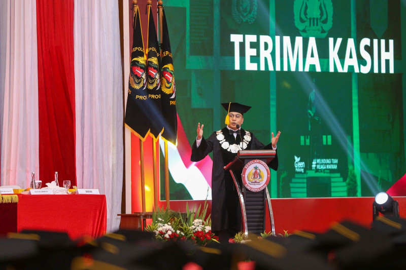 Kapolda Riau Gaungkan Polisi sebagai Penjaga Peradaban di Wisuda dan Dies Natalis ke-80 STIK Polri