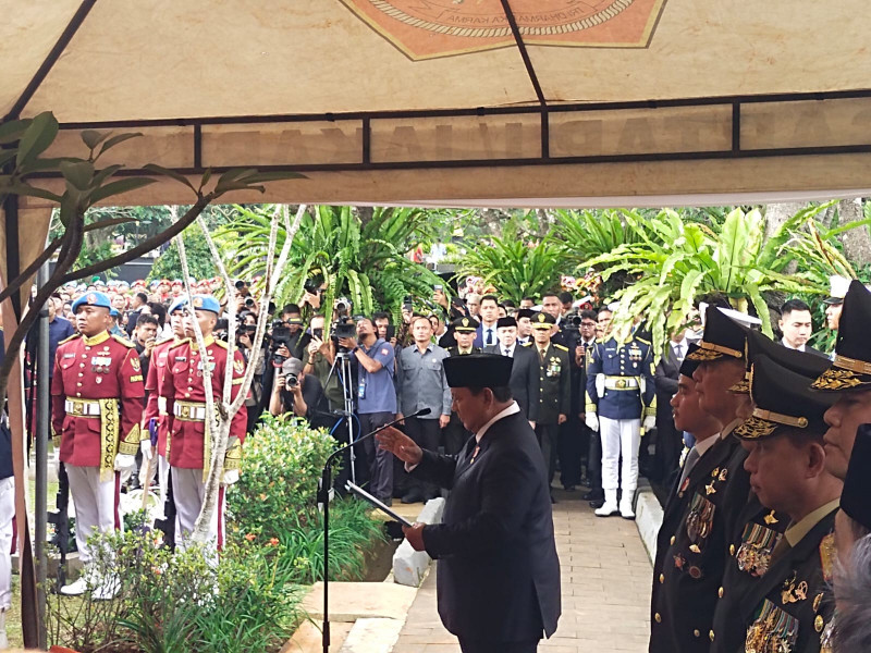 Presiden Prabowo Subianto Pimpin Pemakaman Kenegaraan Wakil Presiden RI ke 6 Sutrisno di TMP Kalibata