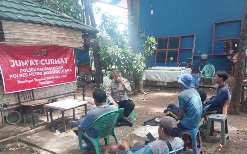 Polsek Pademangan Dengarkan Aspirasi Warga Lewat Program Jumat Curhat