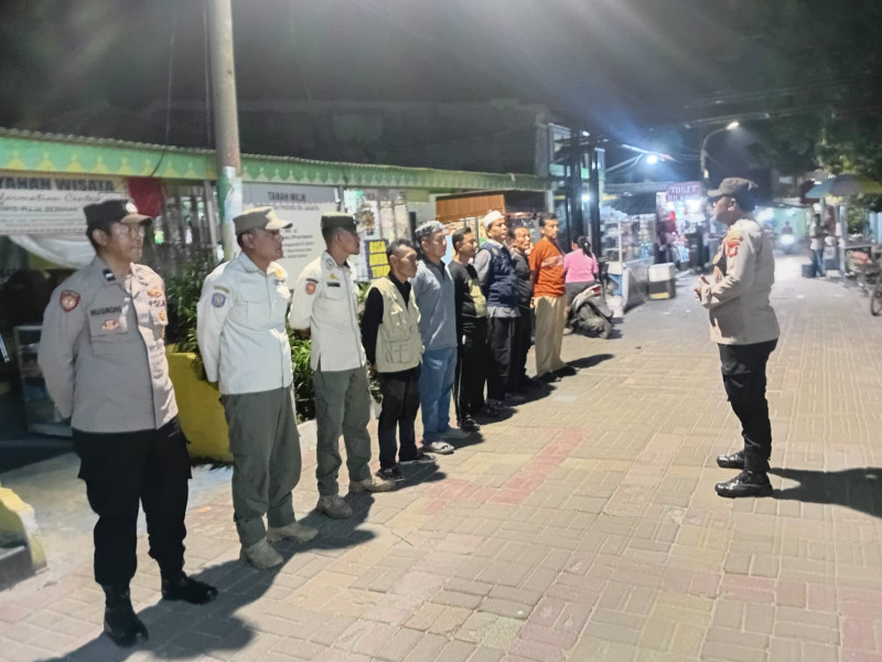 Patroli Malam Gabungan, Polsek Kepulauan Seribu Selatan Intensifkan Sosialisasi Layanan 110 dan Antisipasi Gangguan Kamtibmas