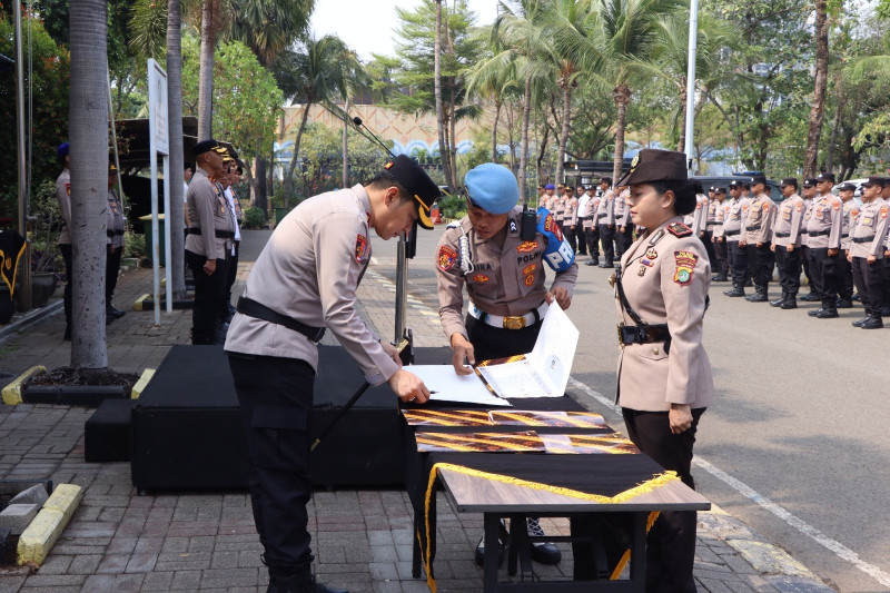 Polres Kepulauan Seribu Gelar Sertijab Kabag Log, Kabag Ren, Kasat Binmas dan Kapolsek Kepulauan Seribu Utara