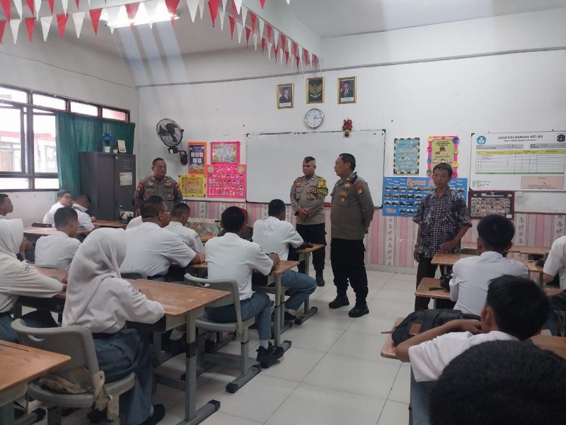 Polsek Pademangan Gelar Police Go To School Ajak Pelajar SMKN 55 Jauhi Narkoba dan Kenakalan Remaja