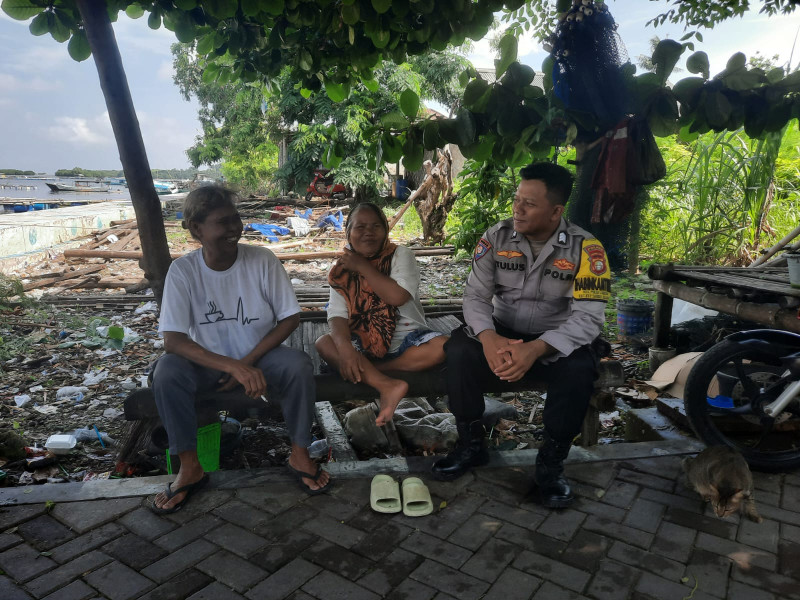 Bhabinkamtibmas Pulau Lancang Sambang Warga, Ajak Jaga Kamtibmas dan Sosialisasikan Layanan 110